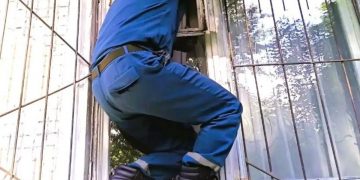 Ульяновская пенсионерка не смогла выйти из ванной — на помощь пришли спасатели