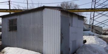 На Ефремова демонтируют незаконно установленные сооружения