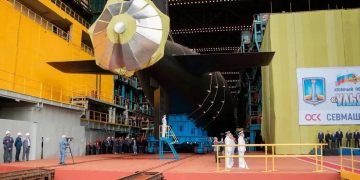 Атомный подводный крейсер «Ульяновск» сошёл со стапелей в Северодвинске