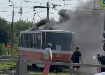 В Ульяновске на ходу загорелся трамвай