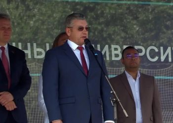 В УлГУ прошёл выпускной с премьером