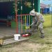 Ульяновские спасатели убрали осиные гнезда с детских площадок