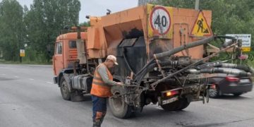 За выходные в Ульяновске обновили асфальт на пяти улицах