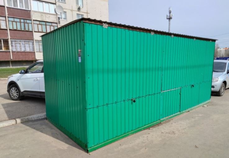 Проспект Авиастроителей очистят от незаконного зелёного объекта