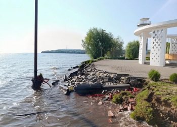 В сенгилеевском парке «Тишь да гладь» обвалилась площадка у ротонды