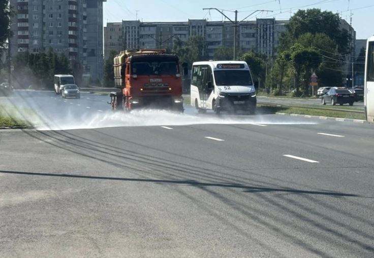 Мэр Болдакин распорядился круглосуточно увлажнять дороги Ульяновска