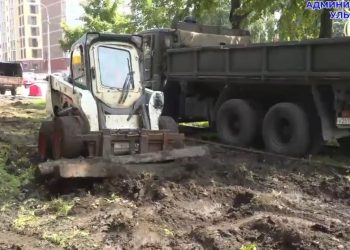 На улице Кирова меняют 125 метров рельсов
