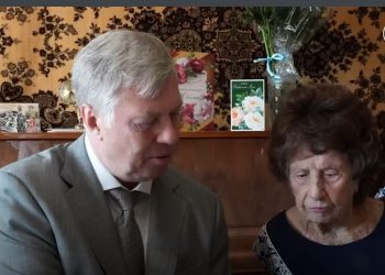Труженица тыла Лидия Дёмина из Ульяновска отметила вековой юбилей в компании губернатора