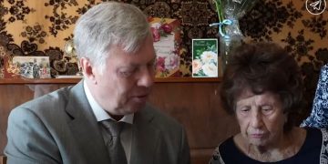 Труженица тыла Лидия Дёмина из Ульяновска отметила вековой юбилей в компании губернатора