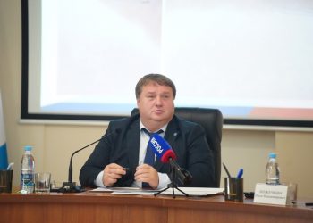 Мэр Болдакин проконтролировал благоустройство скверов в Ульяновске