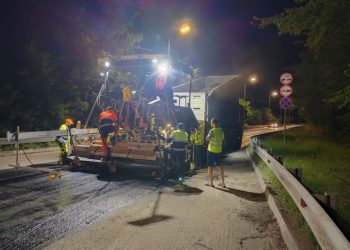 В Ульяновске досрочно завершили укладку асфальта на дамбе Императорского моста