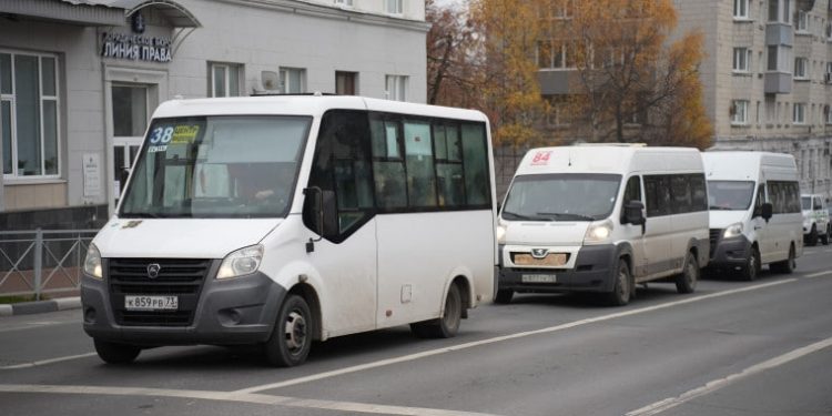 В центре Ульяновска изменят схему движения маршруток из-за шествия выпускников УлГУ