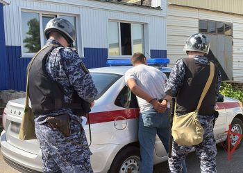 Росгвардейцы оперативно утихомирили посетителя в «Додо Пицце» на Скочилова