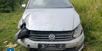 Volkswagen Polo улетел в кювет на подъезде к Урено-Карлинскому
