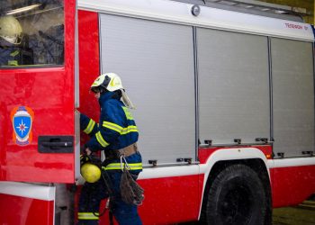 При пожаре из многоэтажке в Инзе эвакуировались 16 человек