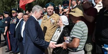 Русских поздравил ульяновских десантников и отметил вклад 104-й дивизии