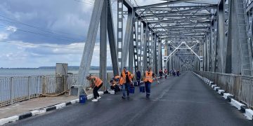 Ульяновские дорожники приводят в порядок Императорский мост и городские улицы